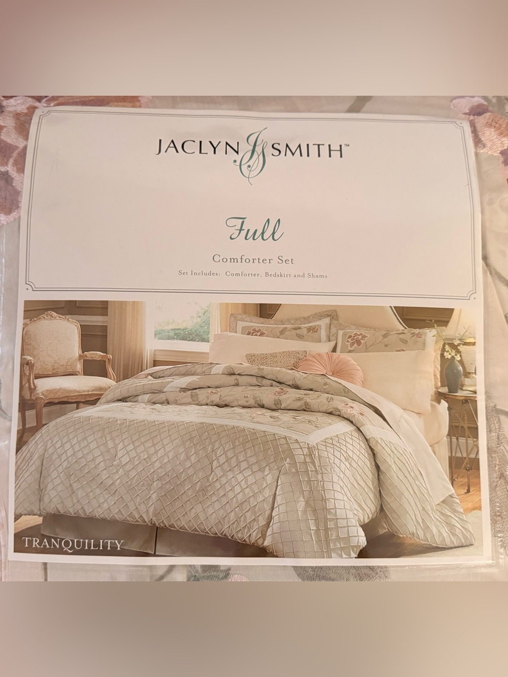 Jaclyn Smith Full Comforter Set in Cream and Blush. New in Packaging. - Picture 2 of 4